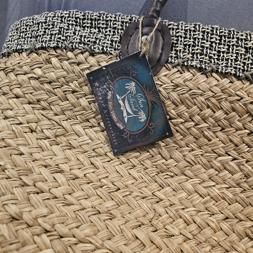 BN Sun n Sand Straw Bag - Picture 2 of 3